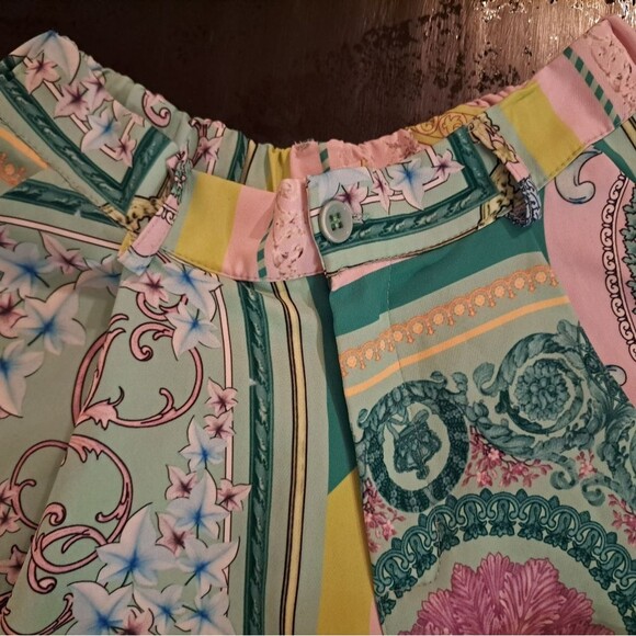 Garconne Multicolor Loose Fit Shorts Antique French Victorian Print, size S/M - Picture 6 of 13